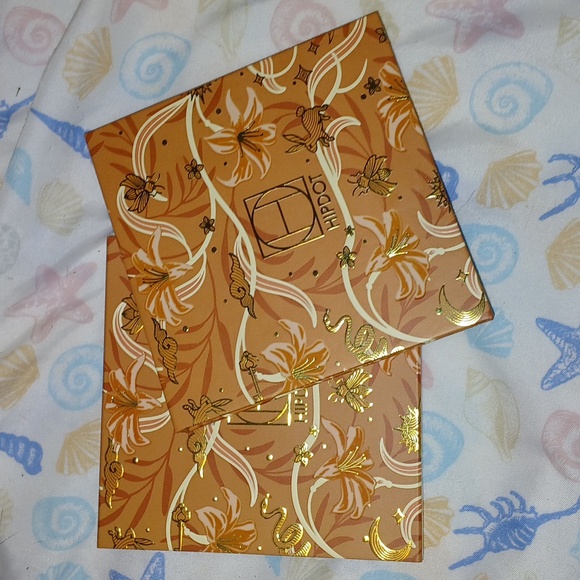 HIPDOT Eyeshadow Palette - Picture 4 of 4